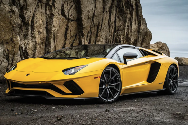 2. Lamborghini Aventador S​